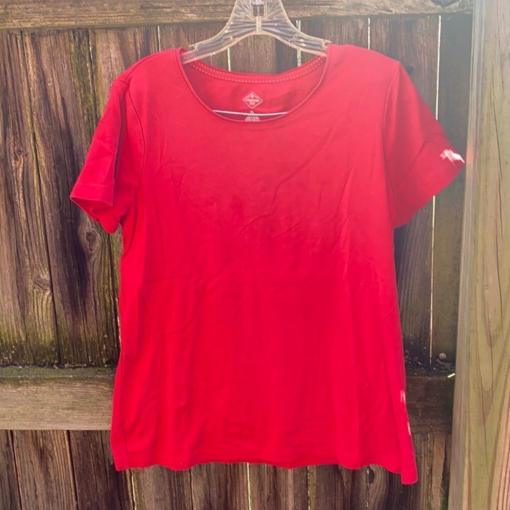 St. John’s Bay red tee sz. XL